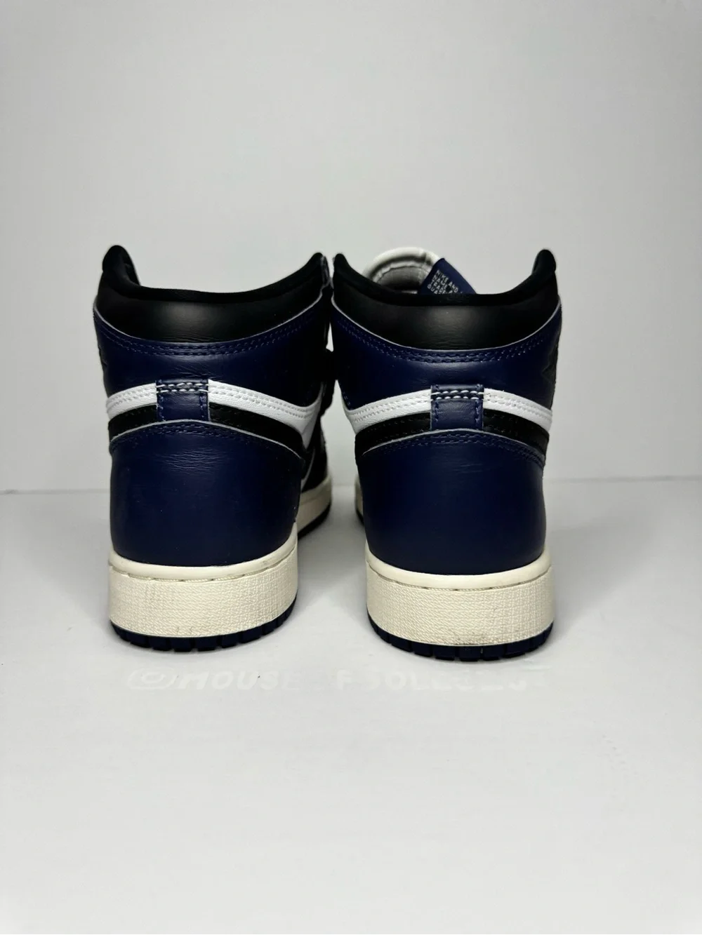 Jordan 1 Retro High OG Size 5 Youth